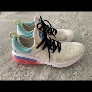 Nike Joyride Run Flyknit